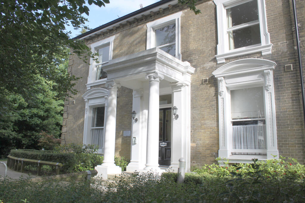 2 bed 1st Floor Flat for rent in Southampton. From EweMove - Covering Yorkshire