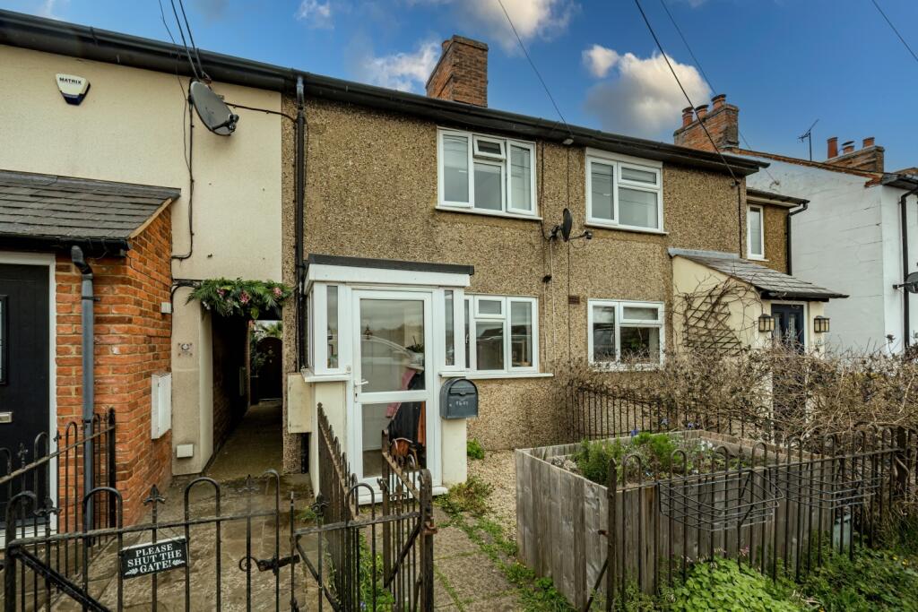 2 bed Mid Terraced House for rent in Aston Clinton. From EweMove - Covering Yorkshire