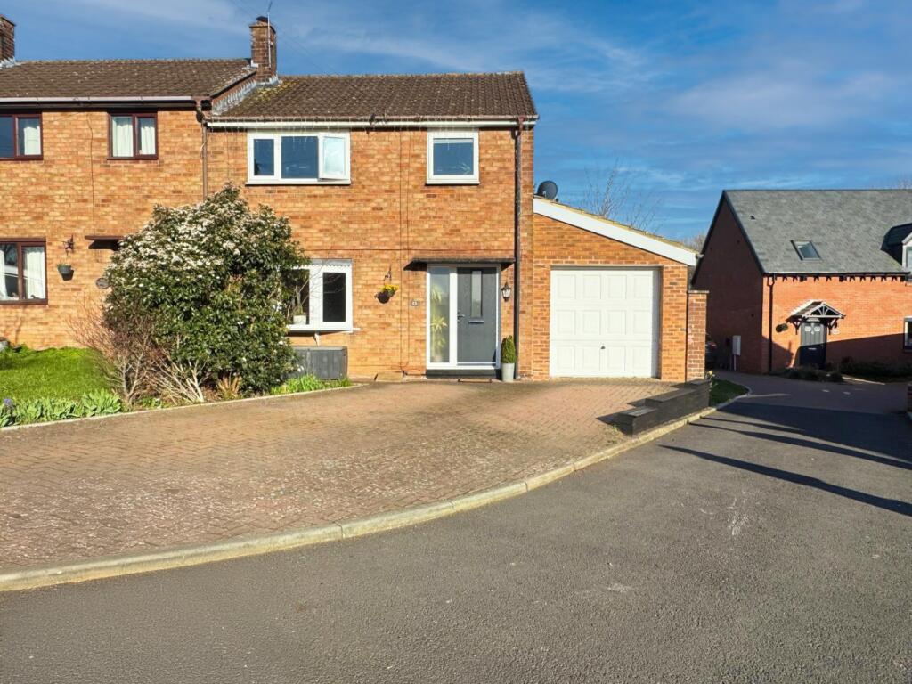 3 bed End of Terrace for rent in Long Itchington. From EweMove - Covering Yorkshire