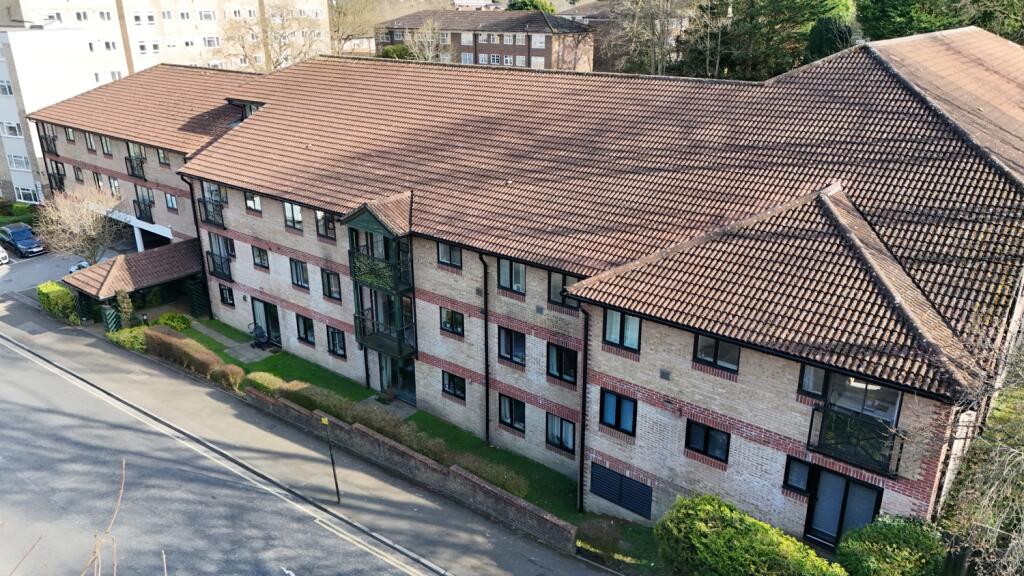 1 bed 1st Floor Flat for rent in Brighton and Hove. From EweMove - Covering Yorkshire 1 bed 1st Floor Flat for rent in Brighton and Hove. From EweMove - Covering Yorkshire