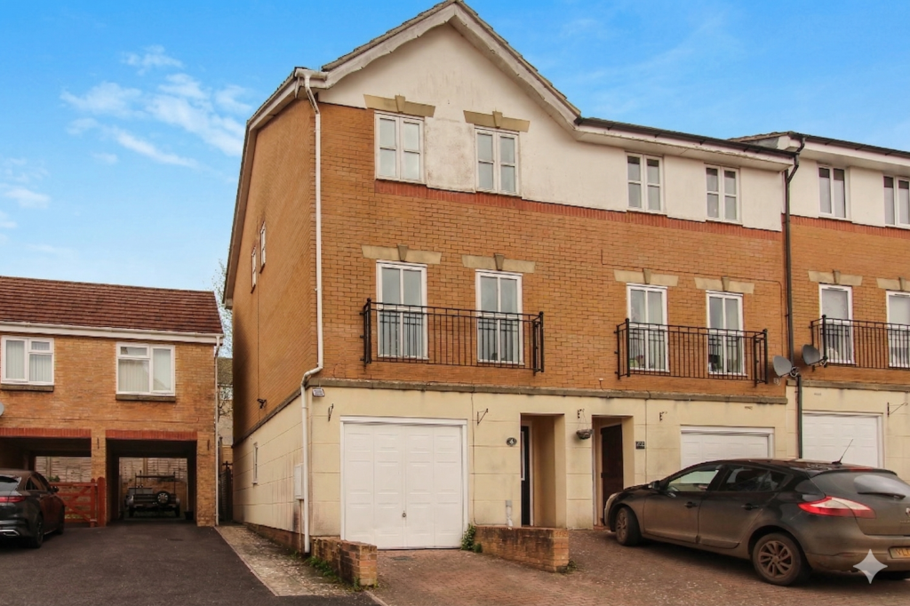 4 bed Town House for rent in Yeovil Marsh. From EweMove - Covering Yorkshire