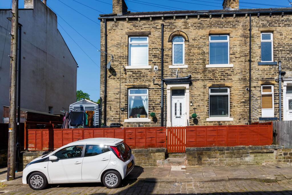 4 bed End of Terrace for rent in Halifax. From EweMove - Covering Yorkshire