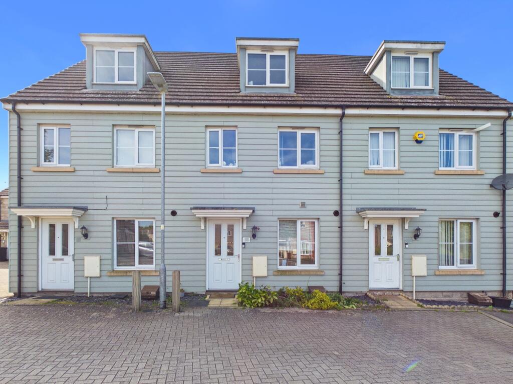 3 bed Mid Terraced House for rent in Purton. From EweMove - Covering Yorkshire