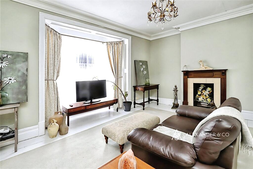 2 bed 1st Floor Flat for rent in Bicester. From Alexander & Co - Bicester 2 bed 1st Floor Flat for rent in Bicester. From Alexander & Co - Bicester