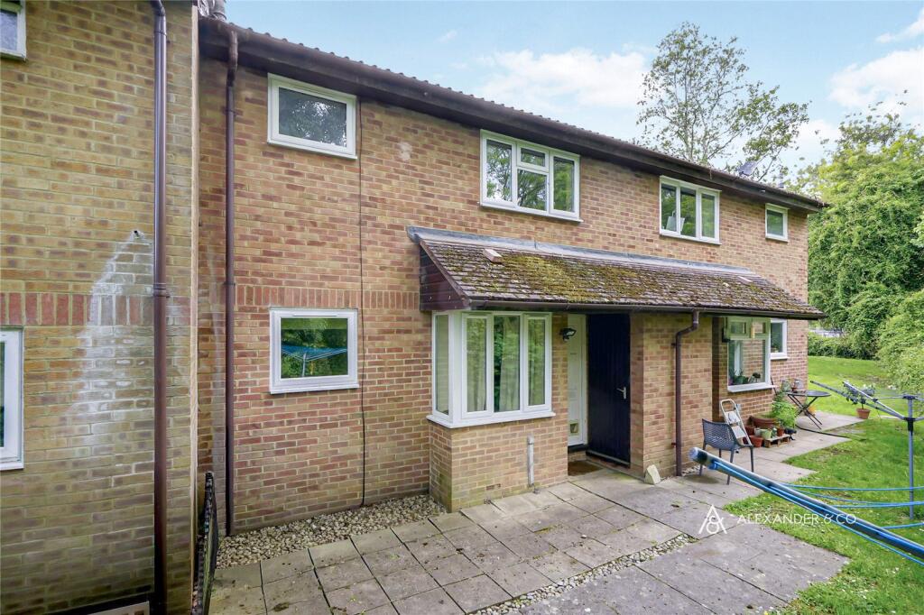 1 bed Mid Terraced House for rent in Bicester. From Alexander & Co - Bicester