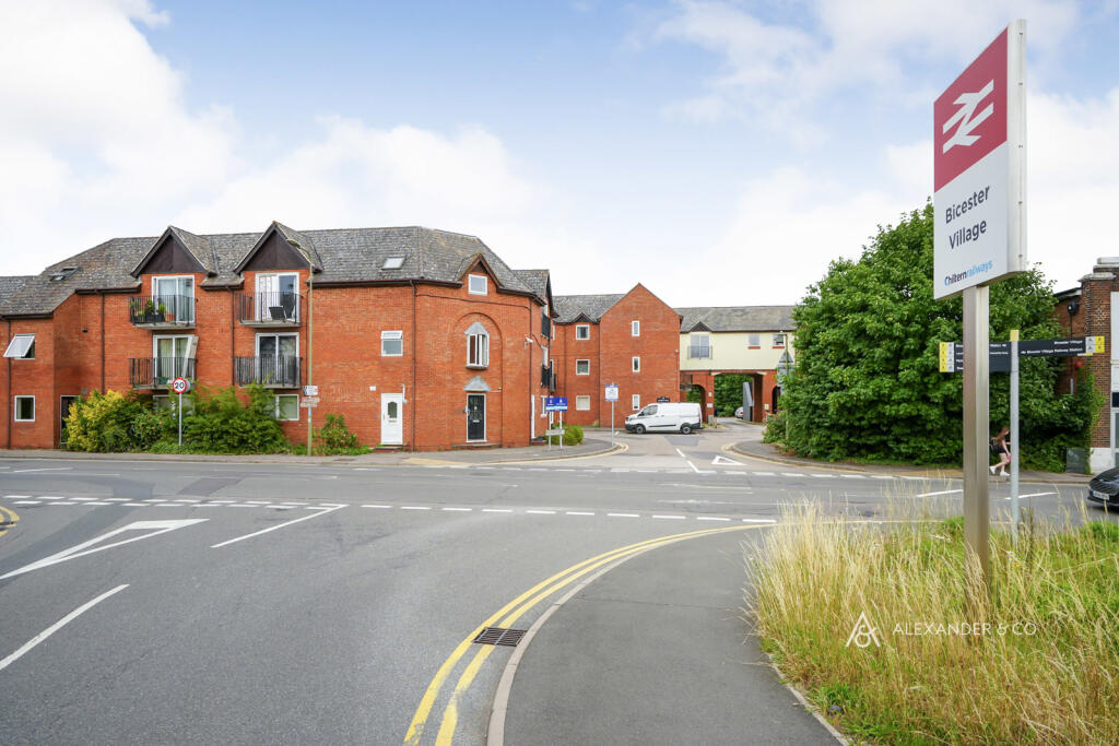 1 bed 1st Floor Flat for rent in Bicester. From Alexander & Co - Bicester