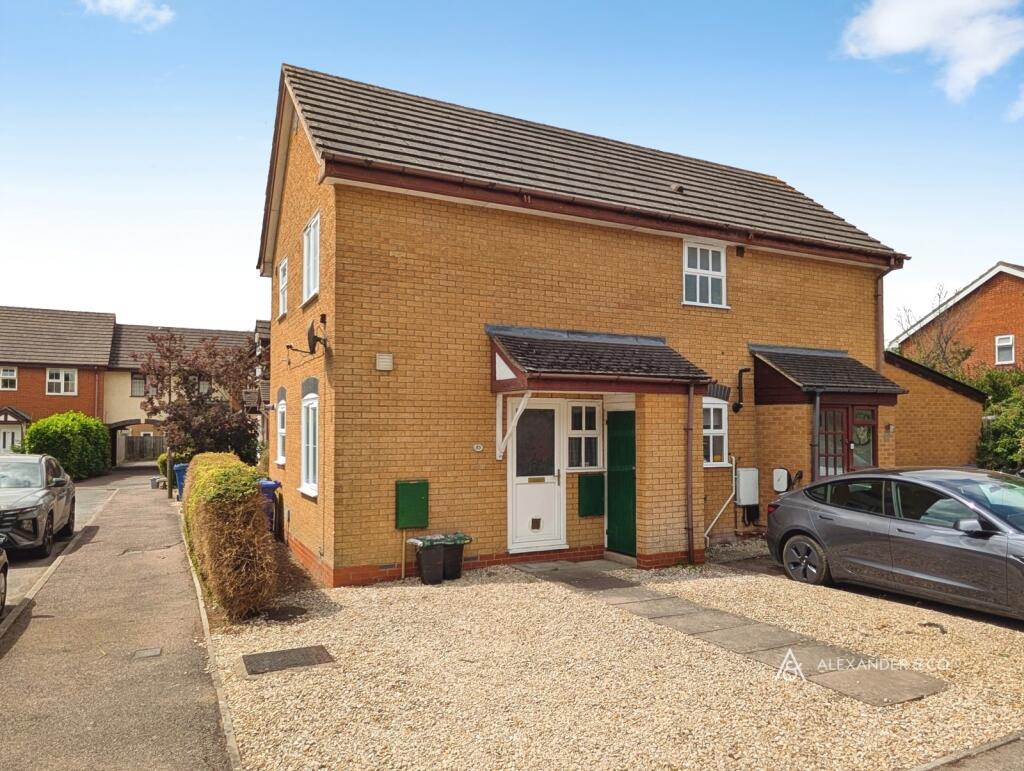 1 bed Mid Terraced House for rent in Launton. From Alexander & Co - Bicester