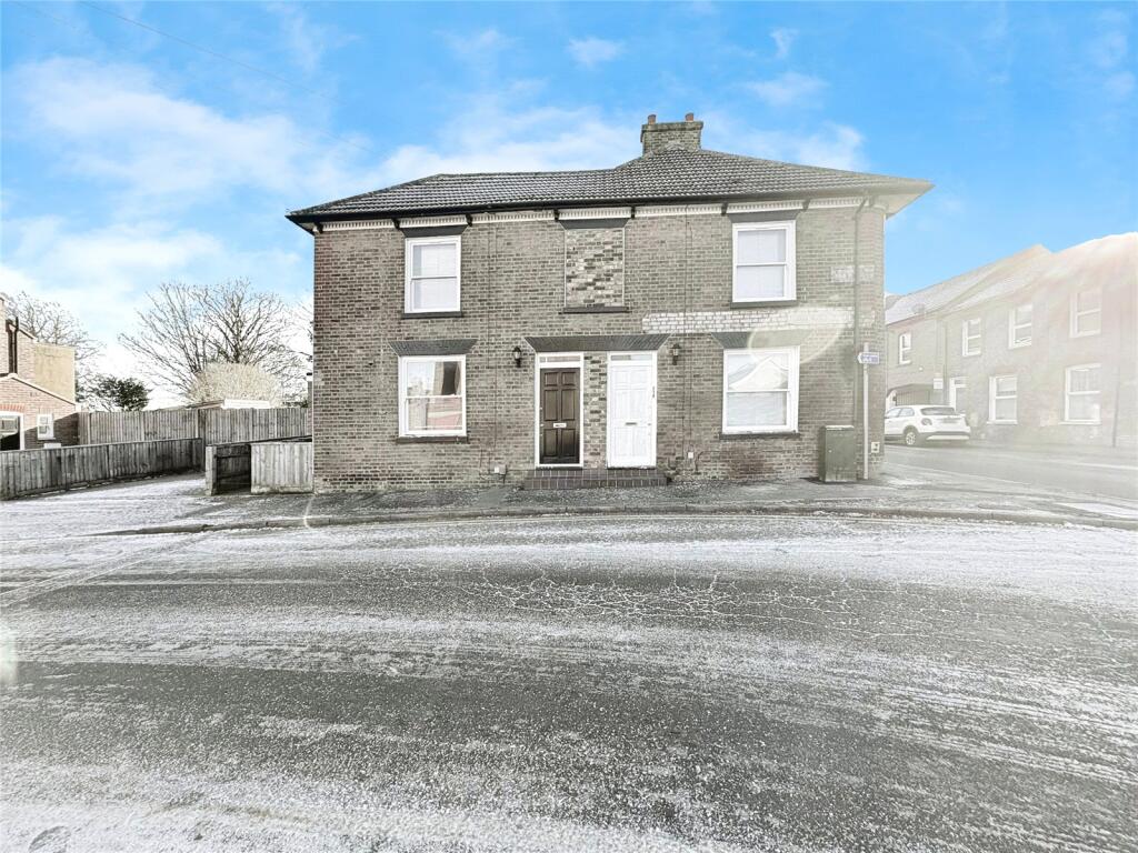 1 bed Mid Terraced House for rent in Dunstable. From Alexander & Co - Dunstable 1 bed Mid Terraced House for rent in Dunstable. From Alexander & Co - Dunstable