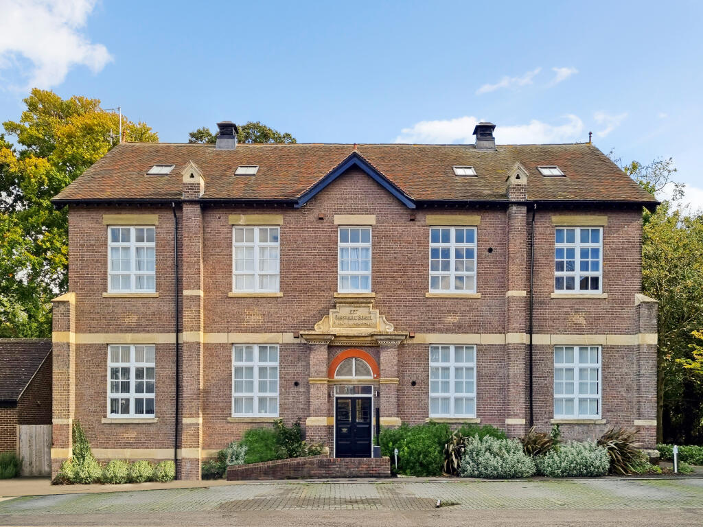 2 bed 1st Floor Flat for rent in Dunstable. From Alexander & Co - Dunstable 2 bed 1st Floor Flat for rent in Dunstable. From Alexander & Co - Dunstable