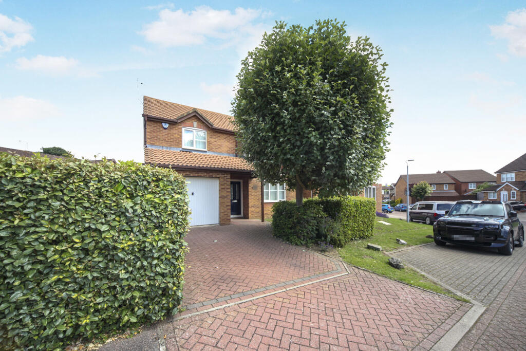 3 bed Detached for rent in Dunstable. From Alexander & Co - Dunstable