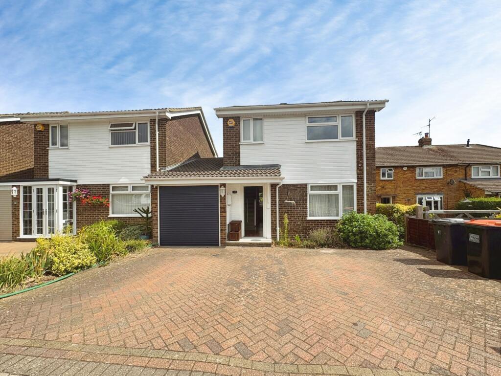3 bed Detached for rent in Totternhoe. From Alexander & Co - Dunstable