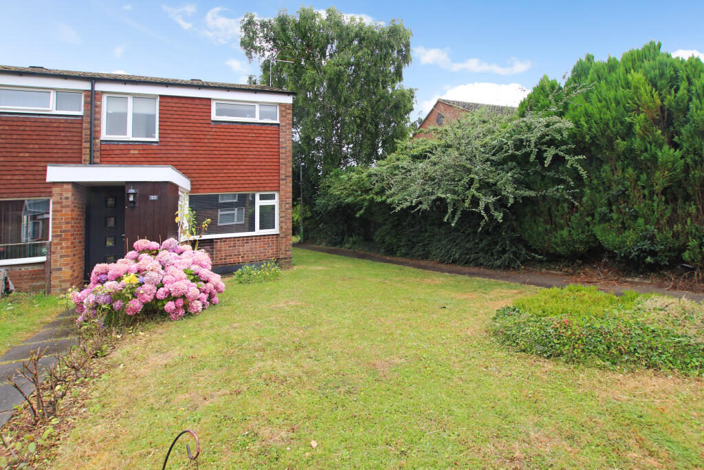 2 bed Mid Terraced House for rent in Dunstable. From Alexander & Co - Dunstable