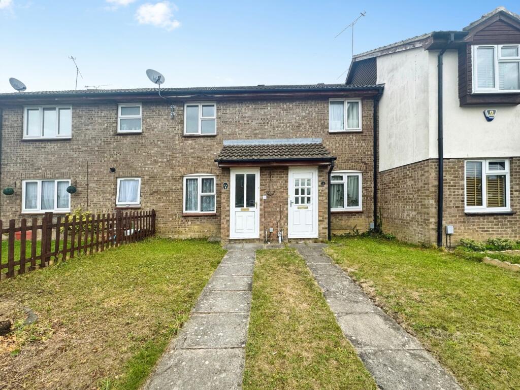 2 bed Mid Terraced House for rent in Dunstable. From Alexander & Co - Dunstable