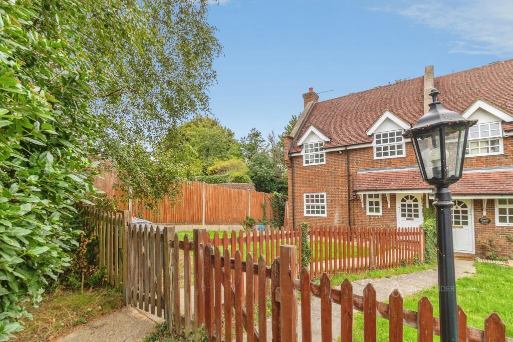 3 bed Semi Detached for rent in Dunstable. From Alexander & Co - Dunstable