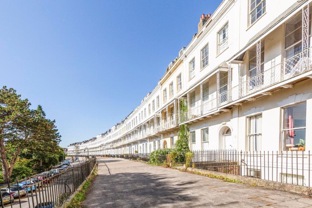 3 bed 1st Floor Flat for rent in Leigh Woods. From Alexander May - Bristol