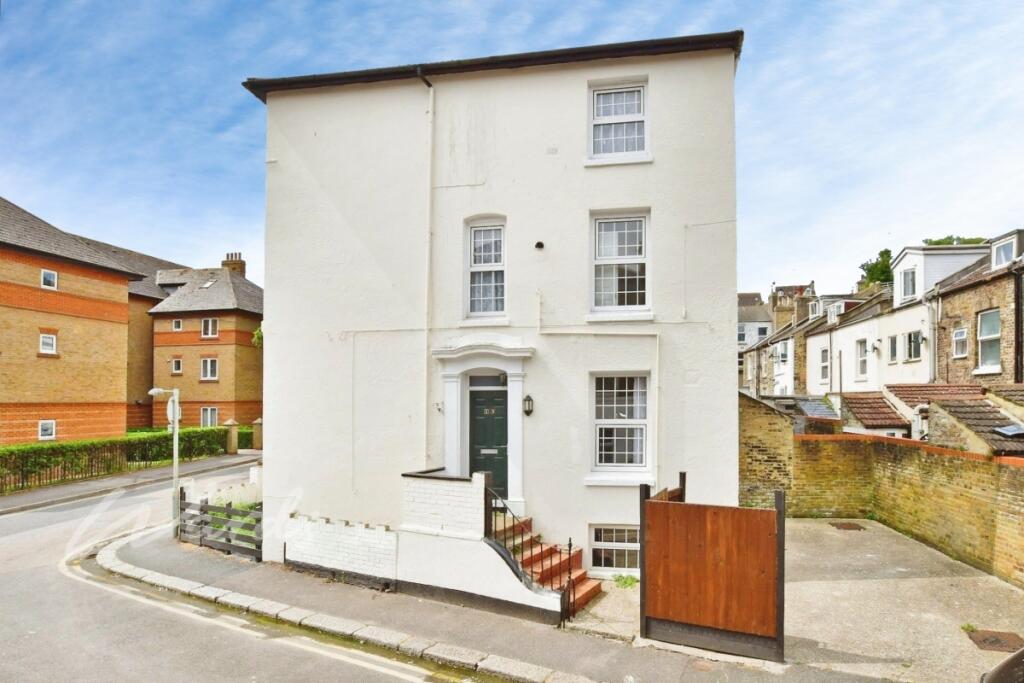 4 bed Detached for rent in Dover. From Wards - Lettings - Dover 4 bed Detached for rent in Dover. From Wards - Lettings - Dover