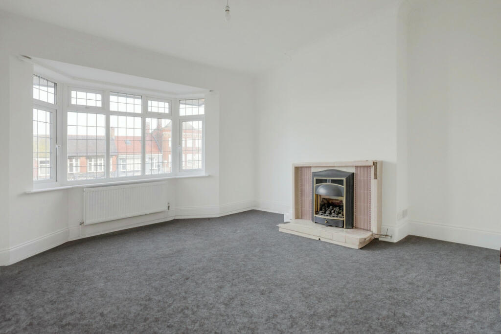 2 bed Flat for rent in Hadleigh. From Gilbert and Rose
