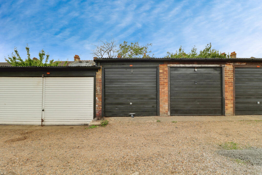 0 bed Garages for rent in Southend-on-Sea. From Gilbert & Rose - Leigh-on-sea