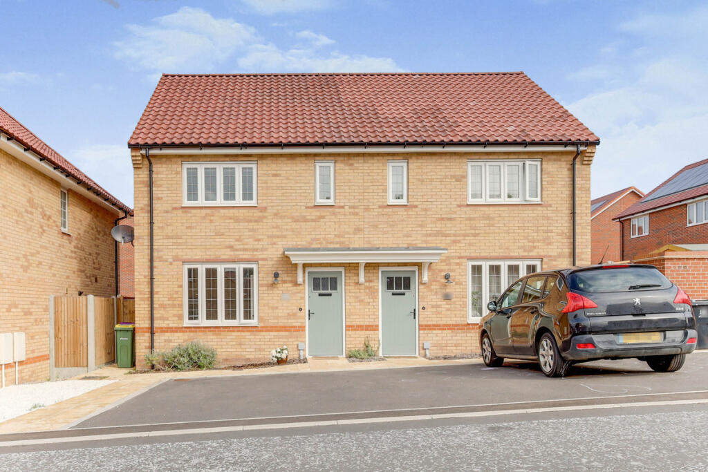 2 bed Semi Detached for rent in Rayleigh. From Gilbert & Rose - Leigh-on-sea