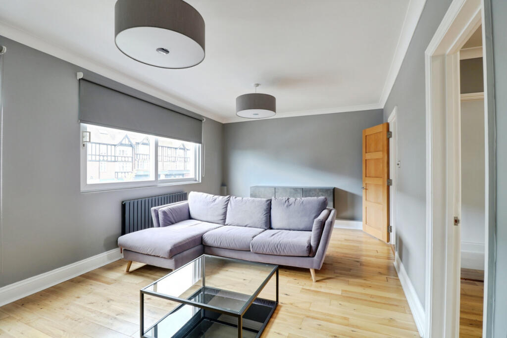 2 bed 1st Floor Flat for rent in Hadleigh. From Gilbert & Rose - Leigh-on-sea