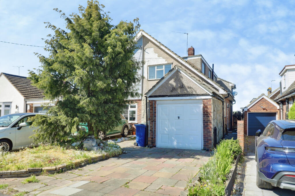 3 bed Semi Detached for rent in Horndon on the Hill. From Gilbert & Rose - Leigh-on-sea 3 bed Semi Detached for rent in Horndon on the Hill. From Gilbert & Rose - Leigh-on-sea