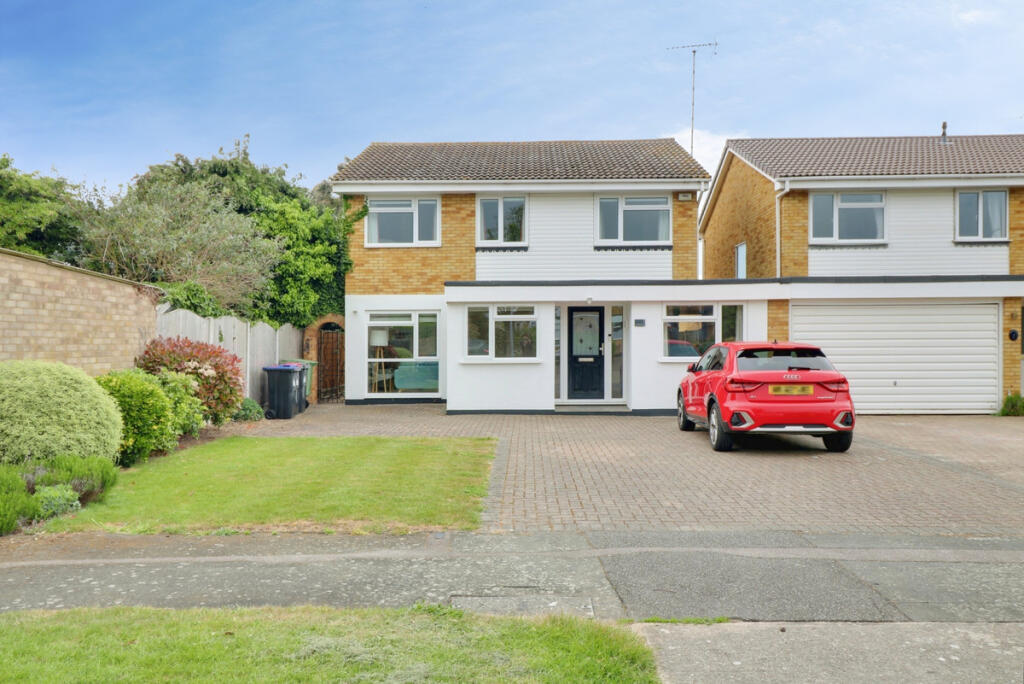 4 bed Detached for rent in Southend-on-Sea. From Gilbert & Rose - Leigh-on-sea 4 bed Detached for rent in Southend-on-Sea. From Gilbert & Rose - Leigh-on-sea