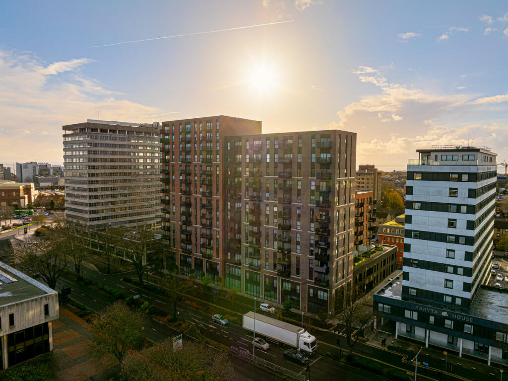 2 bed 1st Floor Flat for rent in Southend-on-Sea. From Gilbert & Rose - Leigh-on-sea