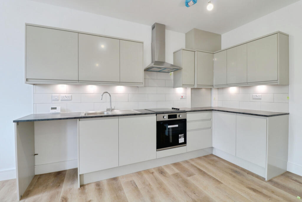 1 bed Apartment for rent in Hawkwell. From Gilbert & Rose - Leigh-on-sea 1 bed Apartment for rent in Hawkwell. From Gilbert & Rose - Leigh-on-sea