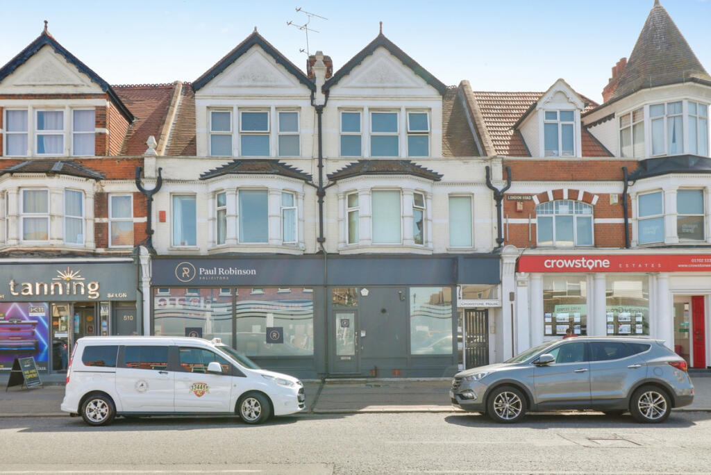 1 bed 1st Floor Flat for rent in Southend-on-Sea. From Gilbert & Rose - Leigh-on-sea