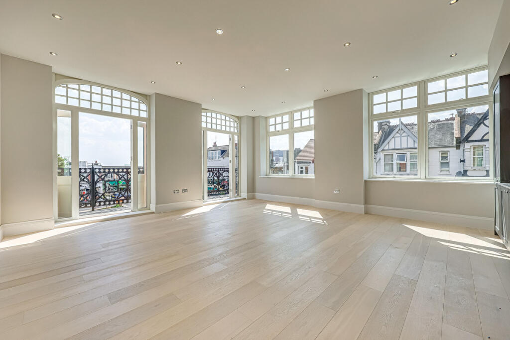 2 bed Apartment for rent in Southend-on-Sea. From Gilbert & Rose - Leigh-on-sea 2 bed Apartment for rent in Southend-on-Sea. From Gilbert & Rose - Leigh-on-sea
