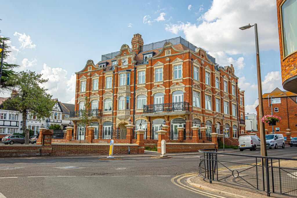 2 bed Apartment for rent in Southend-on-Sea. From Gilbert & Rose - Leigh-on-sea 2 bed Apartment for rent in Southend-on-Sea. From Gilbert & Rose - Leigh-on-sea