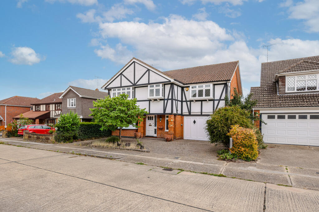 5 bed Detached for rent in Daws Heath. From Gilbert & Rose - Leigh-on-sea