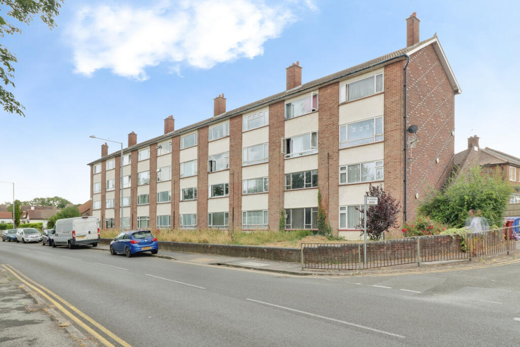 2 bed 1st Floor Flat for rent in Corringham. From Gilbert & Rose - Leigh-on-sea
