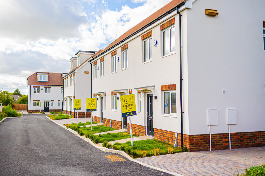 3 bed Semi Detached for rent in Southend-on-Sea. From Gilbert & Rose - Leigh-on-sea