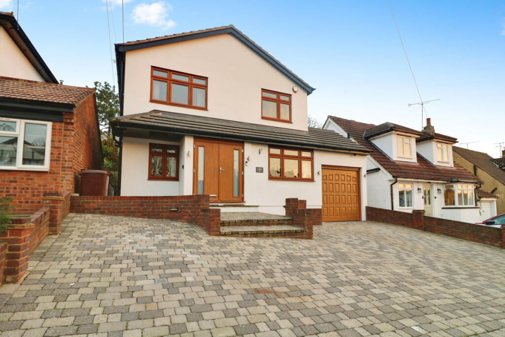 4 bed Detached for rent in Tarpots. From Gilbert & Rose - Leigh-on-sea 4 bed Detached for rent in Tarpots. From Gilbert & Rose - Leigh-on-sea