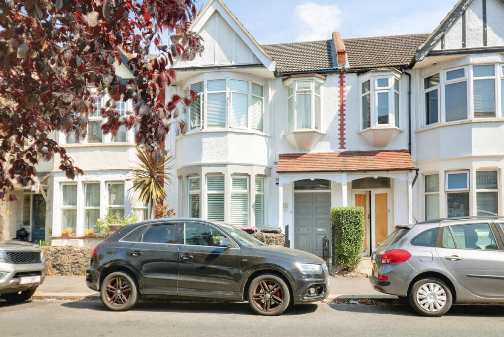 1 bed 1st Floor Flat for rent in Southend-on-Sea. From Gilbert & Rose - Leigh-on-sea 1 bed 1st Floor Flat for rent in Southend-on-Sea. From Gilbert & Rose - Leigh-on-sea