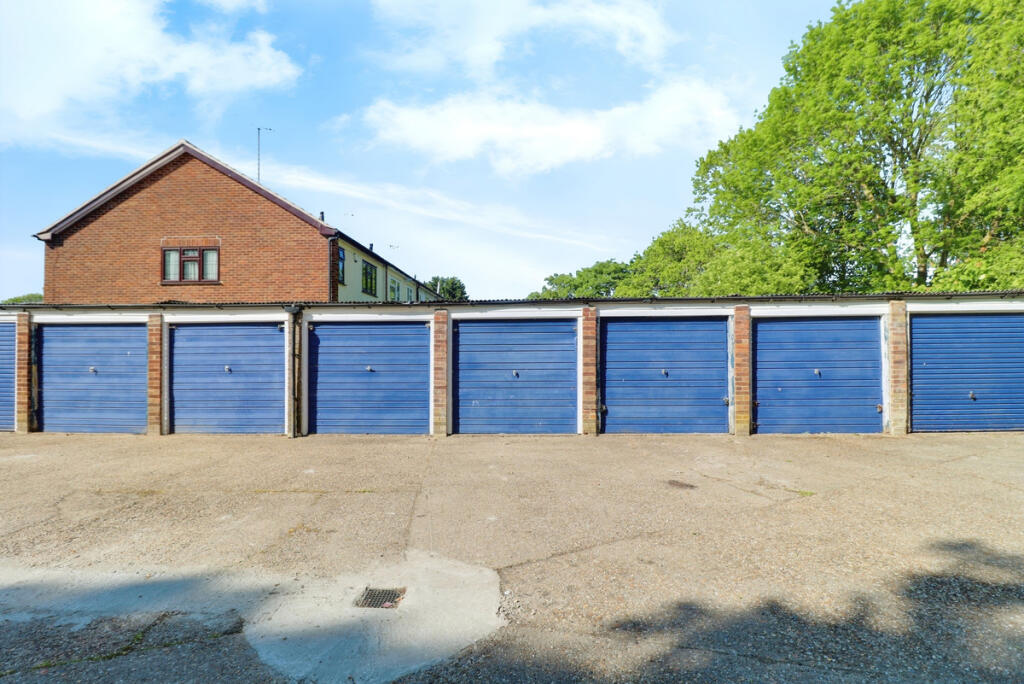 4 bed Garages for rent in Wickford. From Gilbert & Rose - Leigh-on-sea