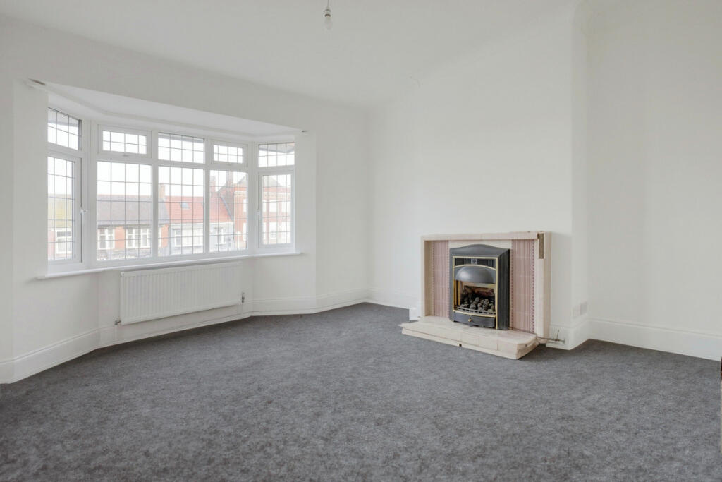 2 bed Apartment for rent in Hadleigh. From Gilbert & Rose - Leigh-on-sea