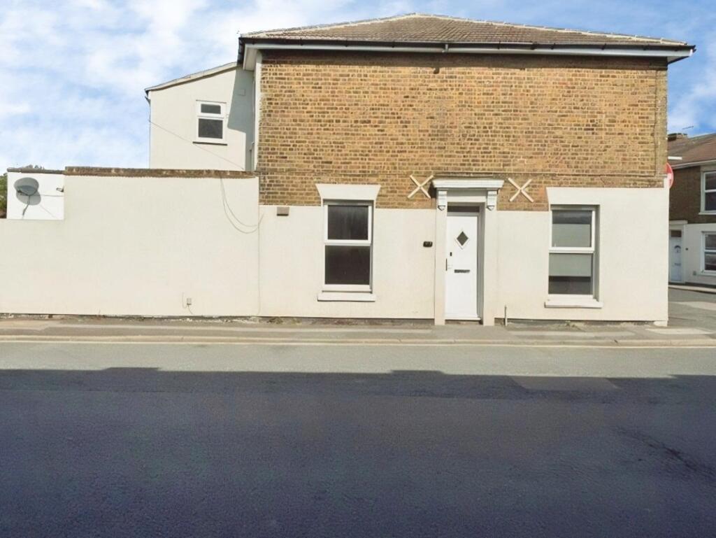 2 bed End of Terrace for rent in Sheerness. From Wards - Lettings - Swale 2 bed End of Terrace for rent in Sheerness. From Wards - Lettings - Swale