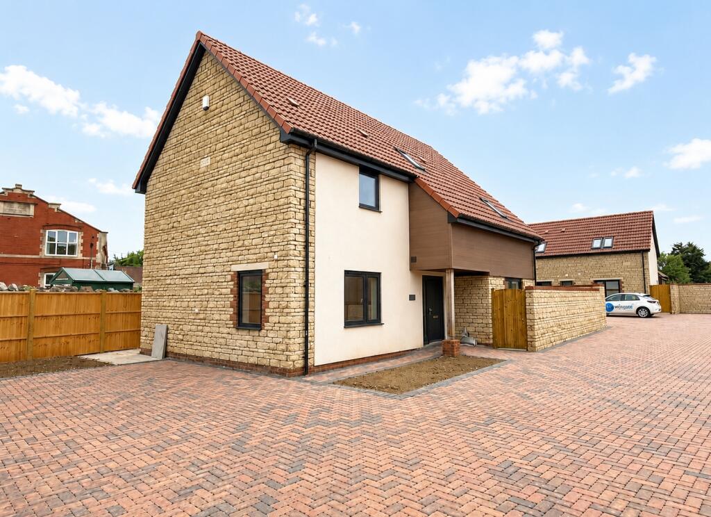 3 bed Detached for rent in Long Ashton. From West Coast Properties - Nailsea