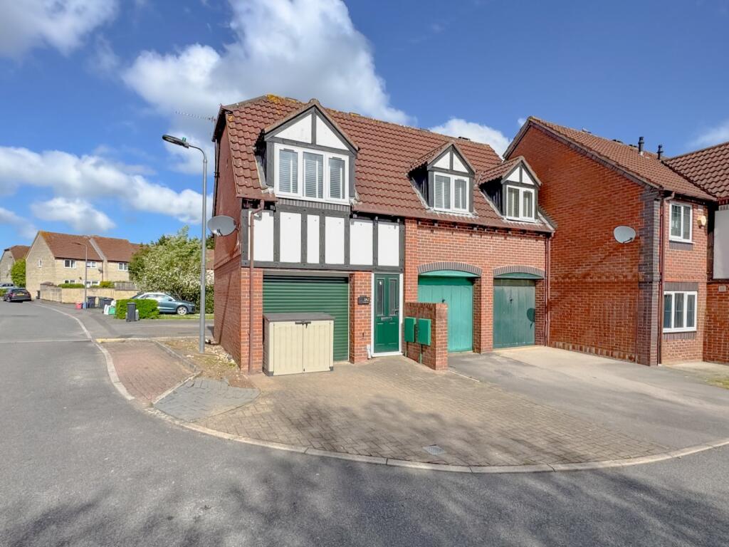 2 bed Detached for rent in Almondsbury. From West Coast Properties - Patchway