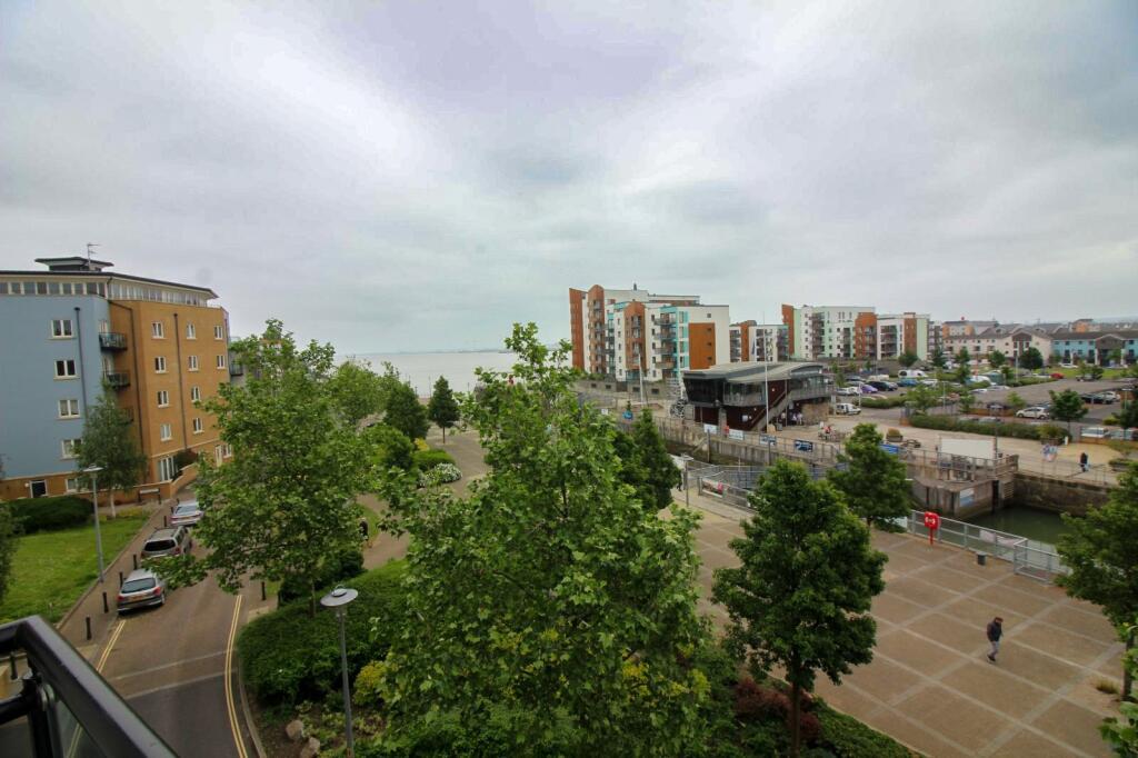 2 bed Apartment for rent in Portishead. From West Coast Properties - Portishead