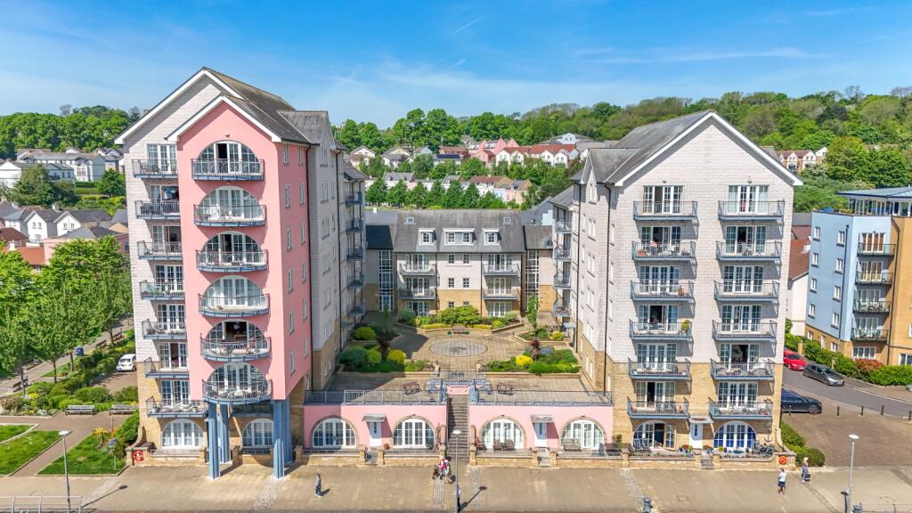 3 bed Apartment for rent in Portishead. From West Coast Properties - Portishead