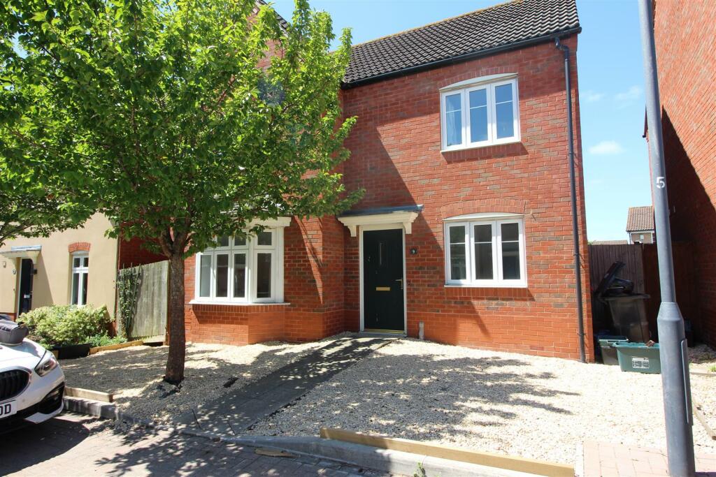 6 bed Detached House for rent in Bristol. From Nexa Bristol