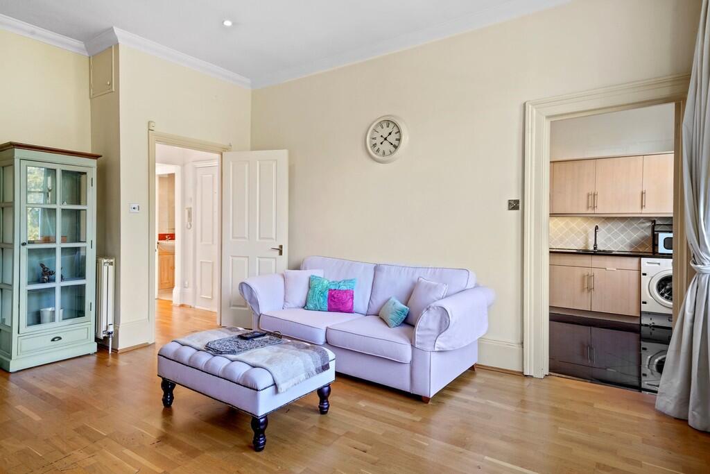2 bed 1st Floor Flat for rent in Hampstead. From Westways - London