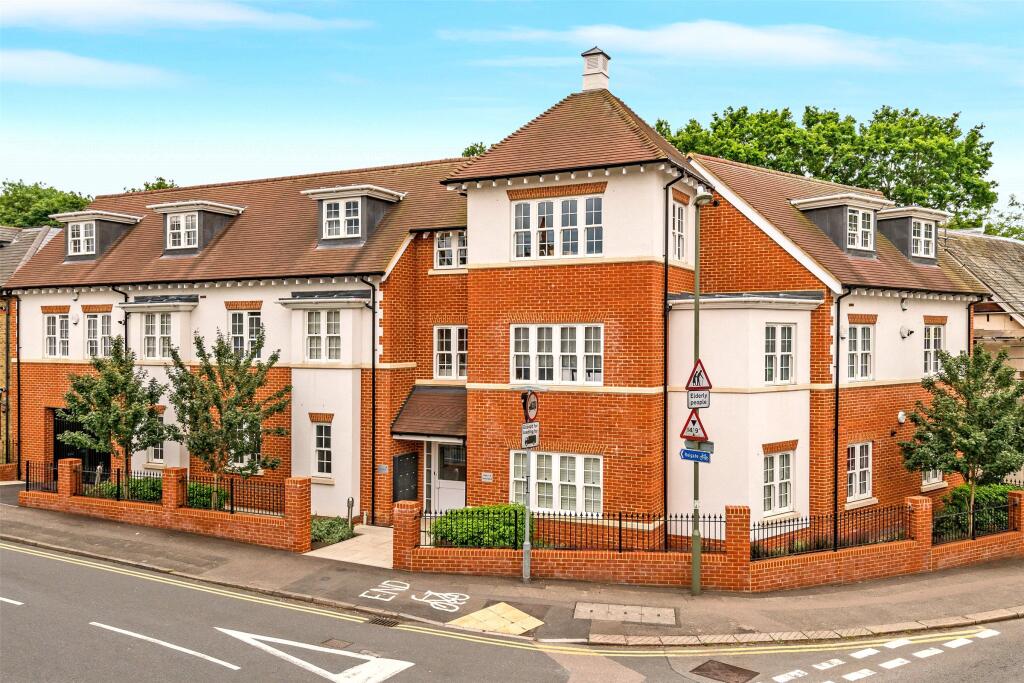 2 bed 1st Floor Flat for rent in Reigate. From White & Sons - Dorking