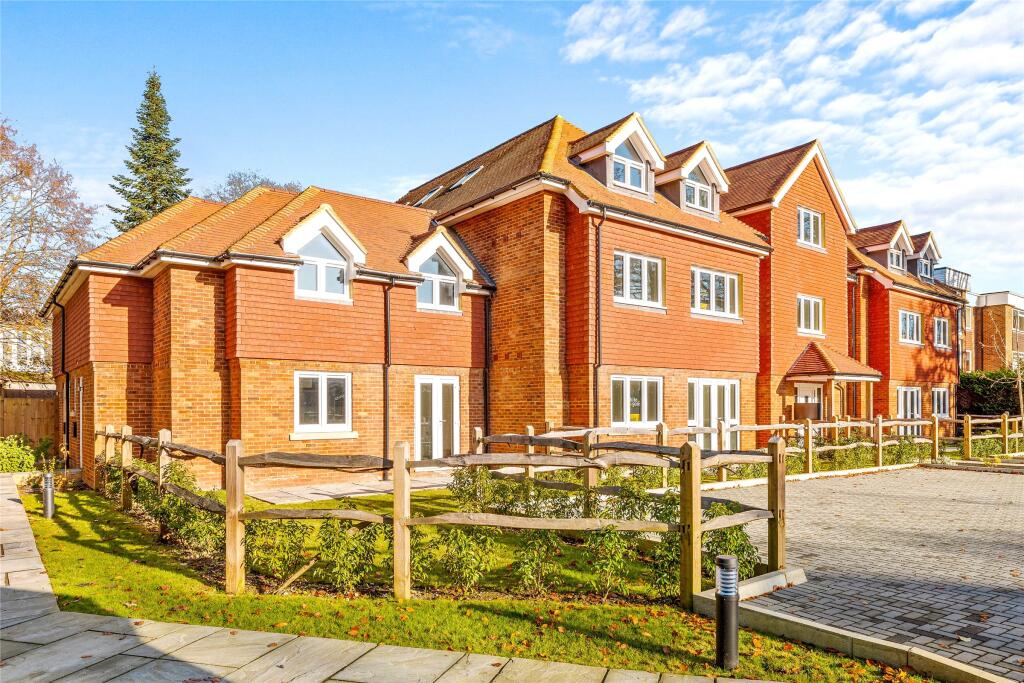 2 bed Apartment for rent in Reigate. From White & Sons - Dorking 2 bed Apartment for rent in Reigate. From White & Sons - Dorking