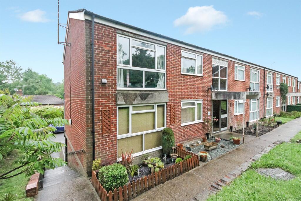 1 bed 1st Floor Flat for rent in Mid Holmwood. From White & Sons - Dorking