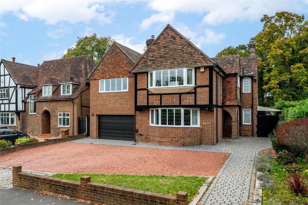 5 bed Detached for rent in South Merstham. From White & Sons - Dorking 5 bed Detached for rent in South Merstham. From White & Sons - Dorking
