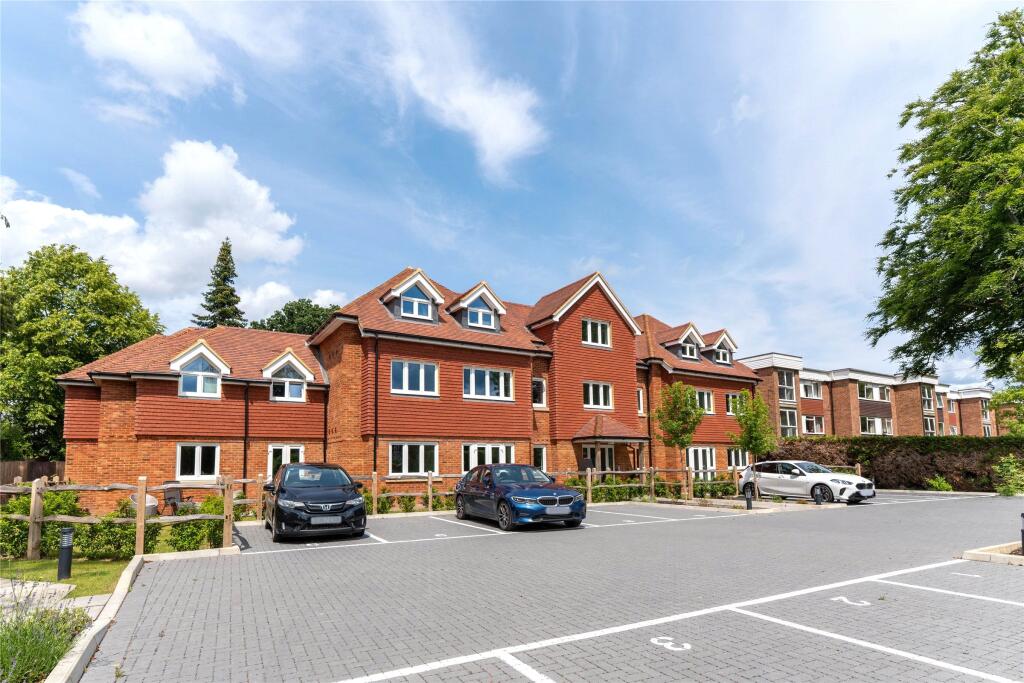 2 bed Apartment for rent in Reigate. From White & Sons - Dorking